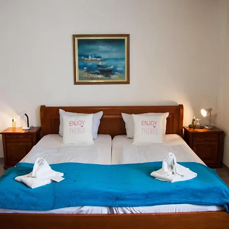 Atlantis Hotel 3*