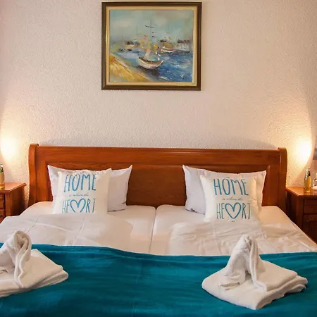 Atlantis Hotel 3*